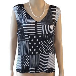 Dressbarn Women's Size XL Super Stretchy Black and White Print Reverse Wear Tank